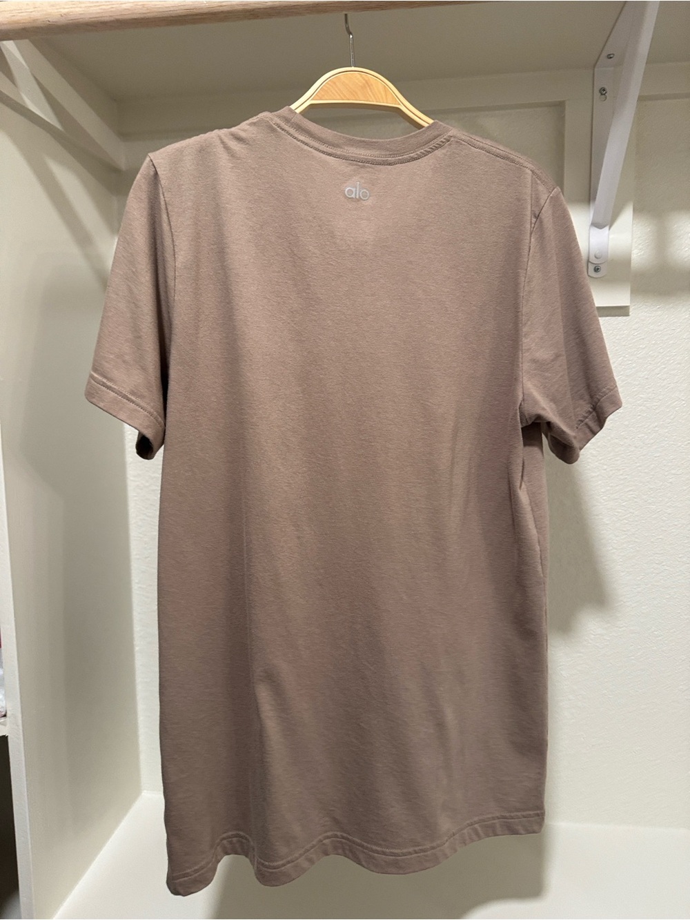 4-Pack ALO Yoga Men's Short Sleeve Crew Neck Tees | Size M - Picture 3 of 16